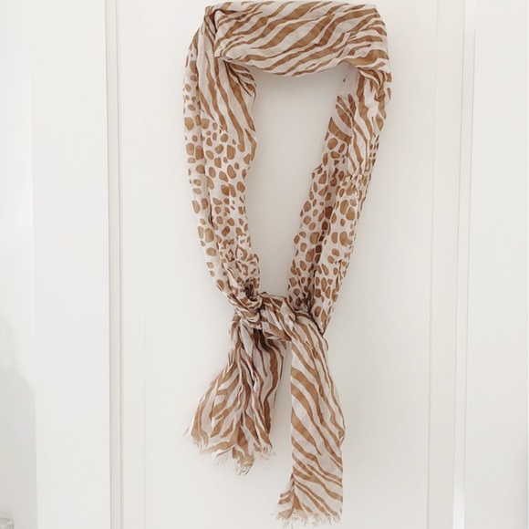 Printed scarf - Picture 2 of 3